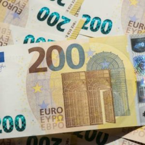 200 Euro Bills
